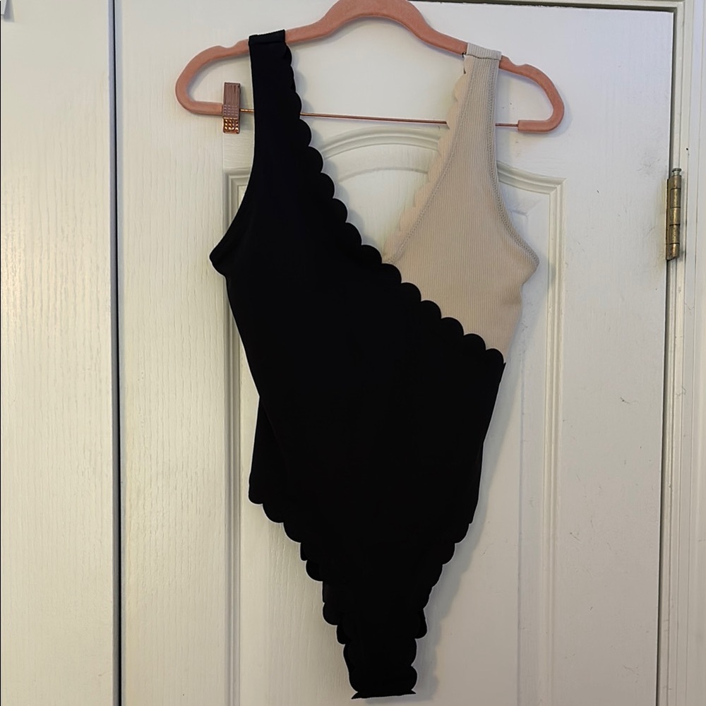 Scalloped Edge Black and Cream Bodysuit